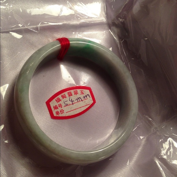 🌹This lucky bangle is real jade, 🌹